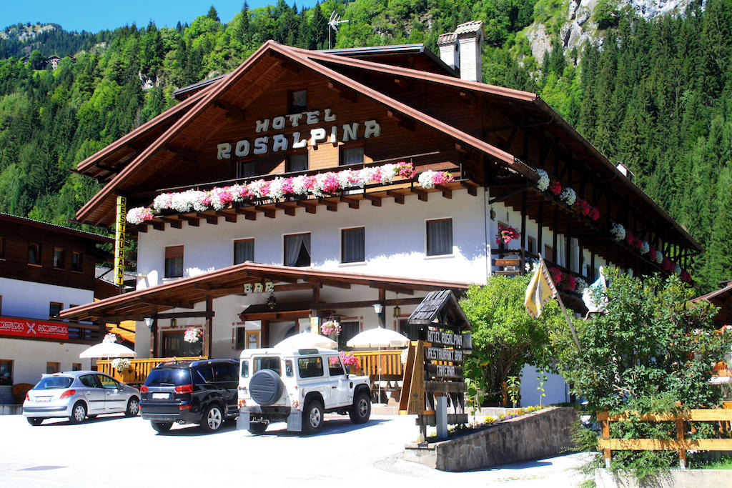 Hotel Rosalpina Rocca Pietore Exterior photo